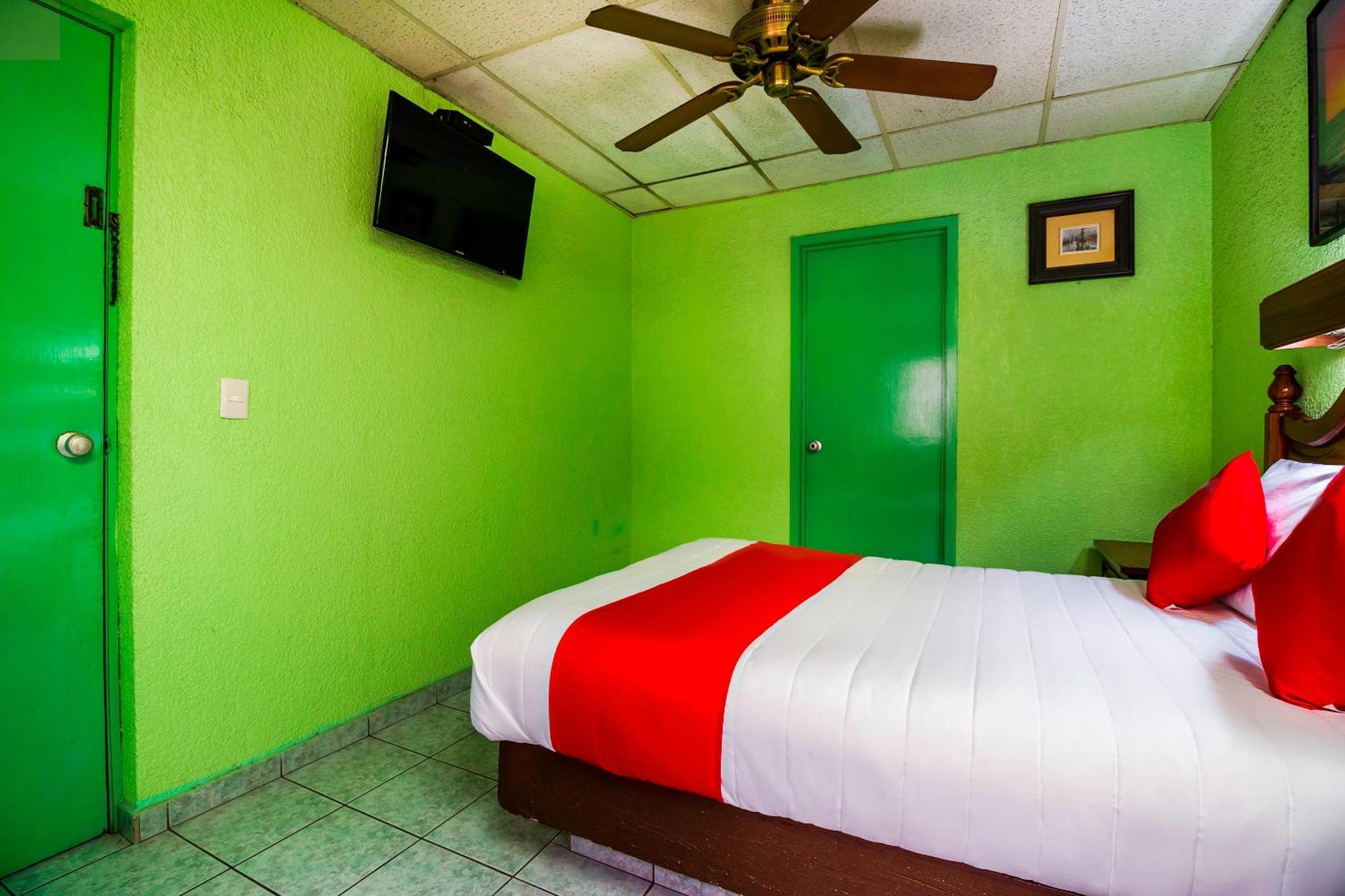 Hotel Canada, Guadalajara Buitenkant foto